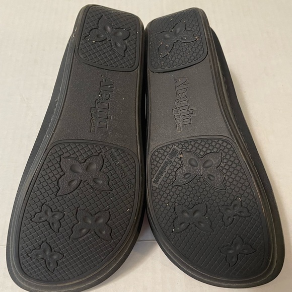 Alegria ALG 345 women’s gray leather embossed clogs - Picture 6 of 7